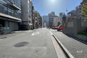 敷地北東側の前面道路　