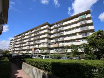 立花グリーンハイツ5号棟の外観（南東側から）