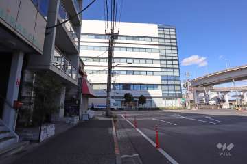 敷地東側の前面道路