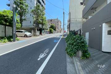 敷地北東側の前面道路　