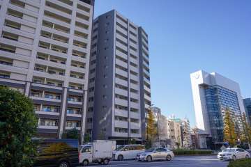 グランスイート南麻布の外観（東側から）　