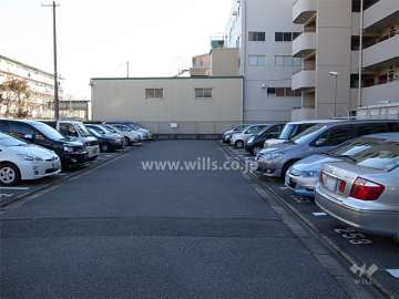 敷地内駐車場（屋外平面式）