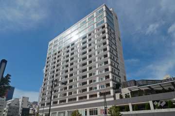 新橋プラザビルコアレジデンスの外観（南東側から）