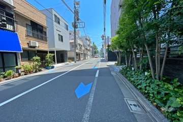 敷地北側の前面道路