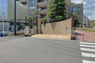 敷地内駐車場の出入り口