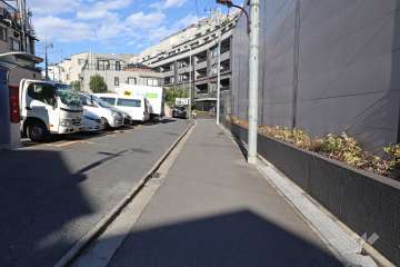 敷地南西側の前面道路