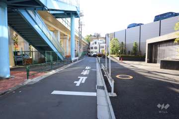 敷地南側の前面道路