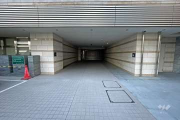 駐車場の出入り口