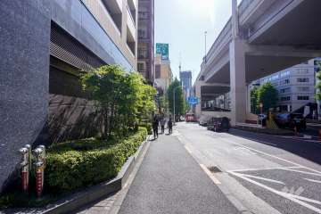 敷地北西側の前面道路