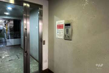 エントランスはオートロック付きです。