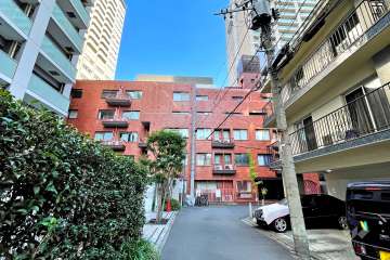 プライム赤坂の外観（西側から）