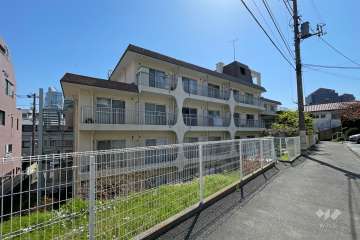 高輪スカイハイツの外観(北西側から)