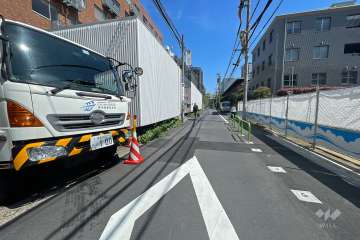 敷地東側の前面道路