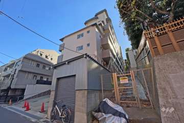 ニュー白金マンションの外観（北西側から）