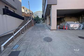 駐車場の出入り口
