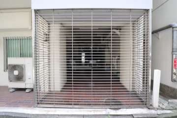 駐車場の出入り口