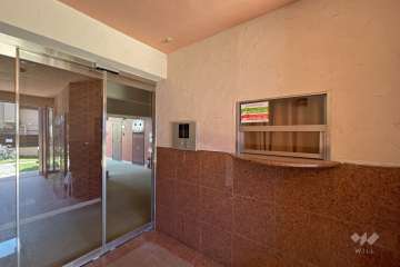 エントランスはオートロック付きです。