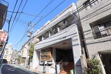 ベルバン赤坂の外観（南西側から）