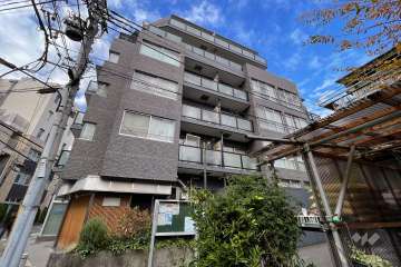 ハイツ赤坂の外観（南東側から）