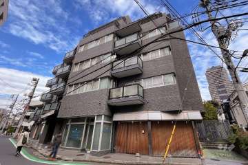 ハイツ赤坂の外観（南東側から）