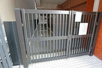 駐輪場への出入り口