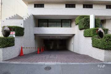 駐車場の出入り口