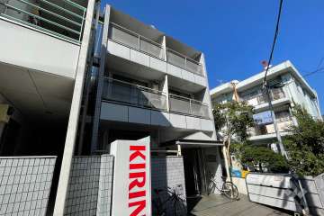 プレール南青山の外観（南側から）