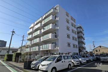 武庫川グランドコーポの外観(南東側から)