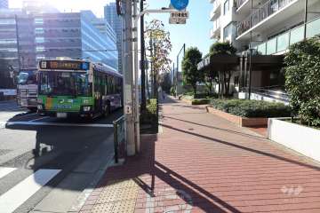 敷地北東側の前面道路