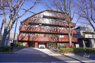ライオンズマンション西麻布第２の外観（南側から）