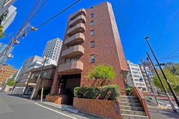 ロイヤル赤坂サルーンの外観(北西側から)