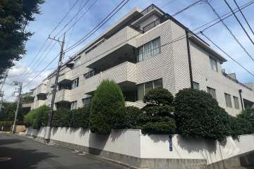 ロイヤル白金ガーデンの外観(南東側から)