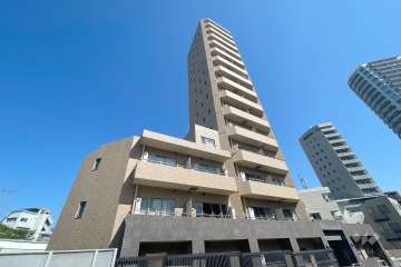 クローバー六本木の外観（南西側から）