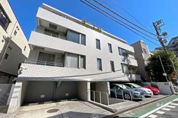 南青山アンクレーの外観（西側から）