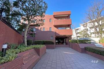 パレロワイヤル南青山の外観(北東側から）