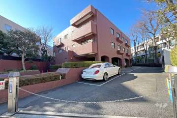 パレロワイヤル南青山の外観(北東側から）