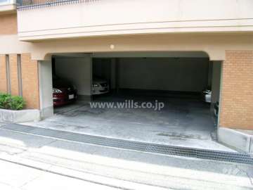 屋内にある敷地内駐車場