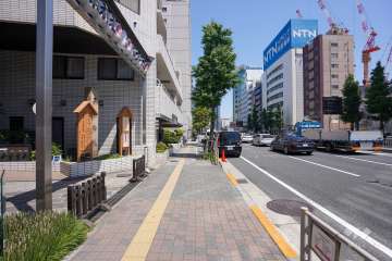 敷地東側の前面道路　