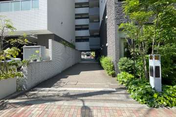 駐車場の出入り口