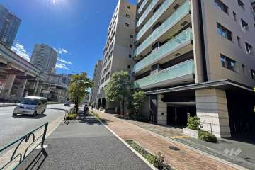 敷地南側の前面道路