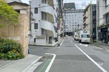 敷地北西側の前面道路