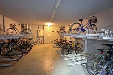 屋内に設けられた駐輪場