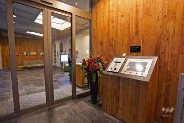 エントランスはオートロック付きです。