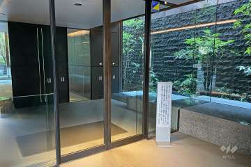 エントランスはオートロック付きです。