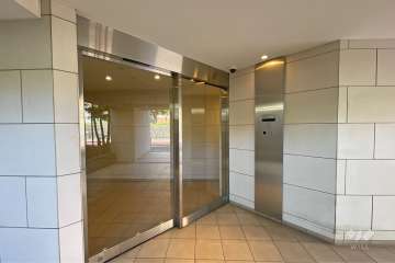 エントランスはオートロック付きです。