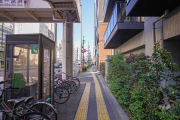 敷地北西側の前面道路