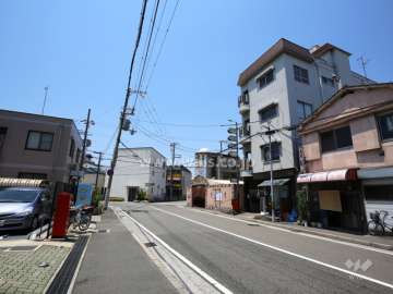 敷地南側の前面道路