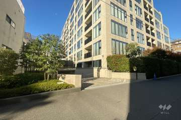 駐車場の出入り口（ロボットゲート付き）