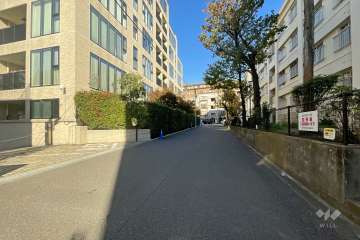 敷地南西側の前面道路