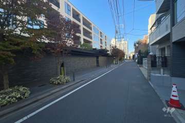 敷地東側の前面道路